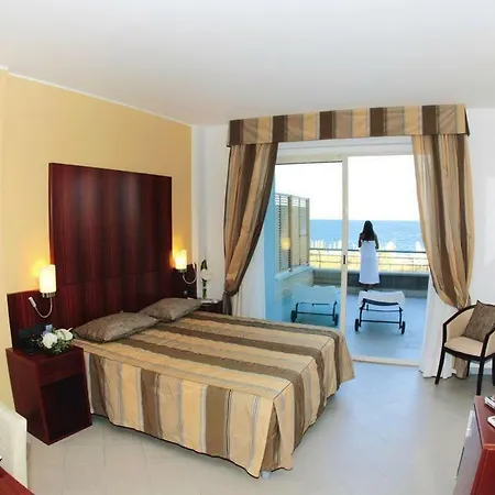 Marina Degli Aregai - Ili01371-cyc